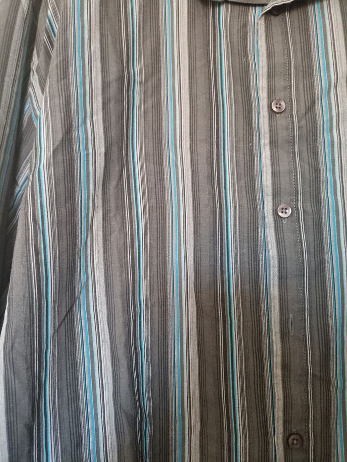 Chemise homme taille XL : 1 achetée 1 offerte - photo numéro 3