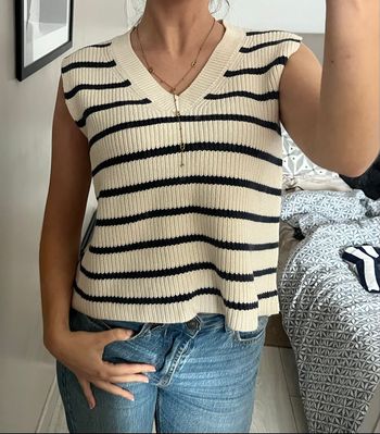 Pull sans manches à rayures 