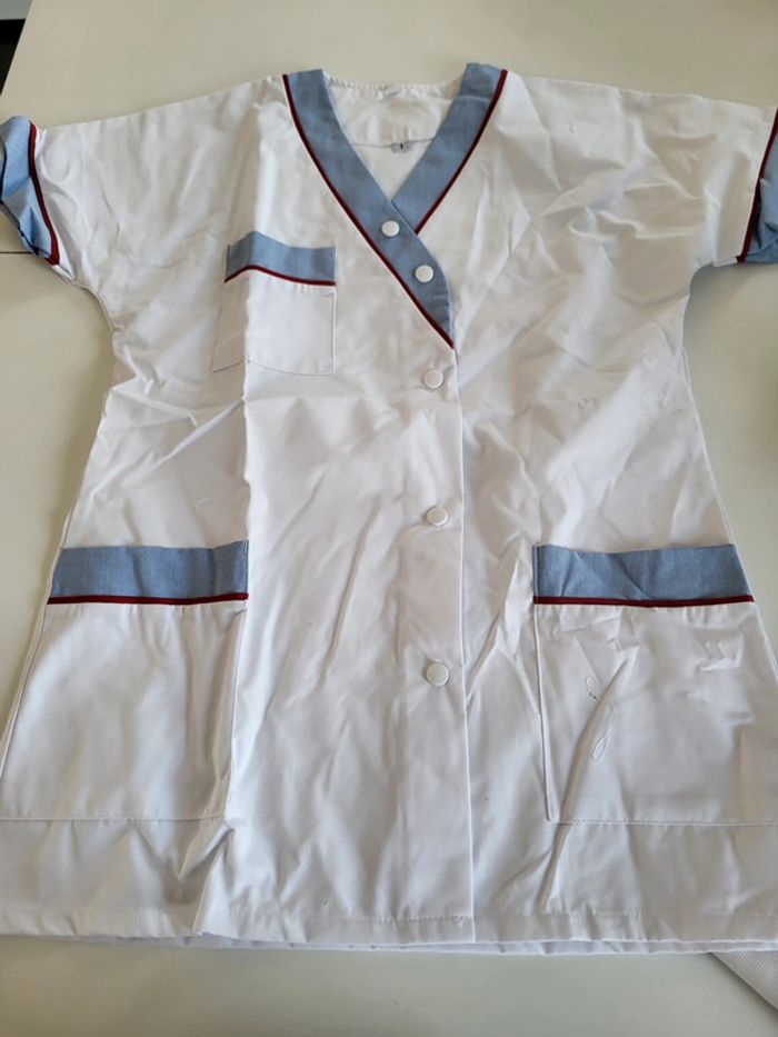 Blouse médicale + pantalon pour infirmière aide soignant en S neuf 🏷 - photo numéro 2
