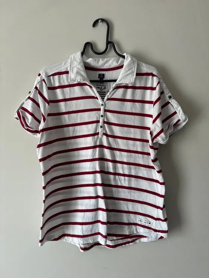 👚T- shirt femme - terre de Marins- blanc et rouge- très bon état - taille 5 - photo numéro 1