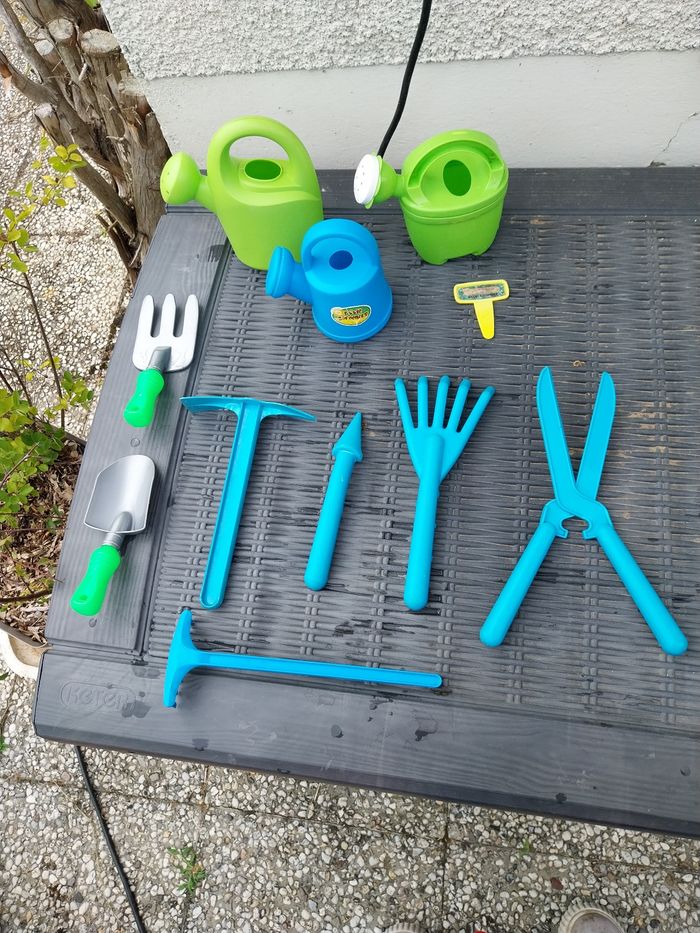 Lot de jouet de jardinage