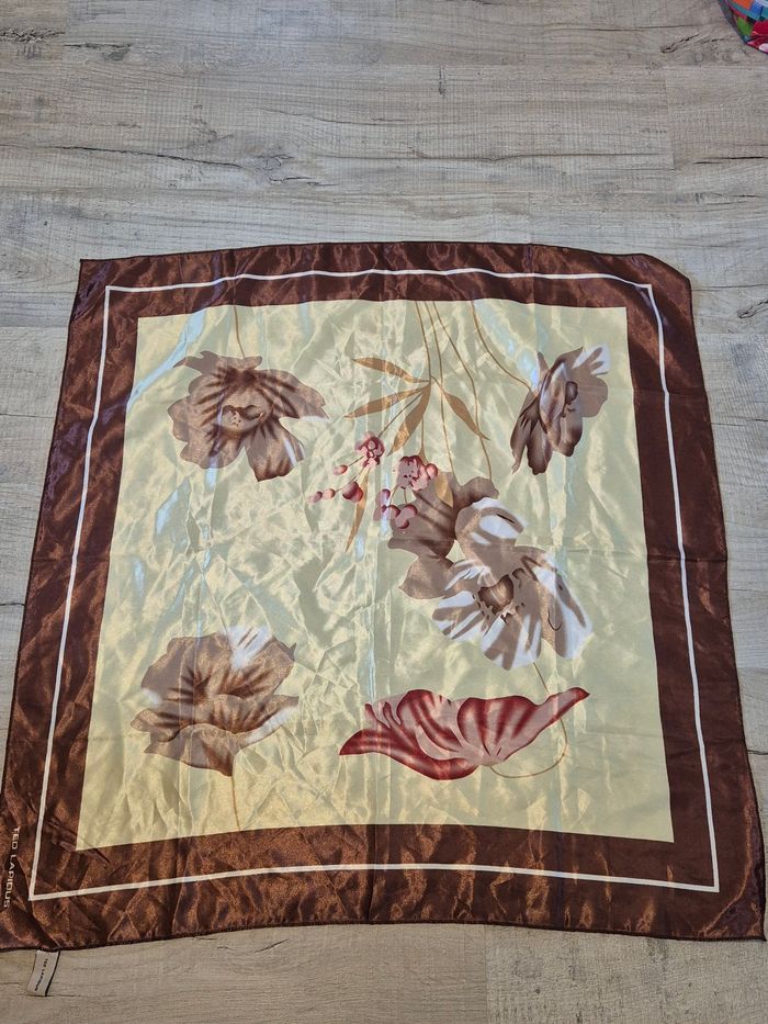 Carré foulard femme ted lapidus