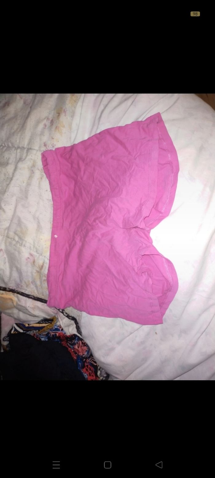 Je vends un short un jogging et une robe enfant - photo numéro 1