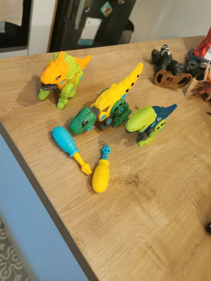 Figurine dinosaures