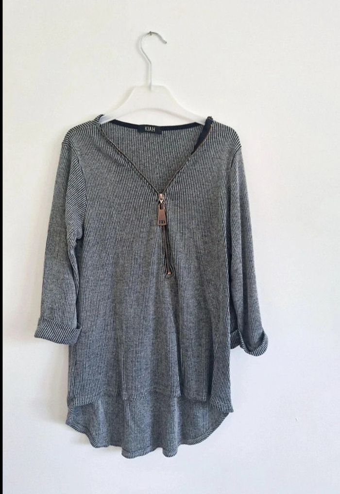 Blouse avec col réglable V.    T38-M