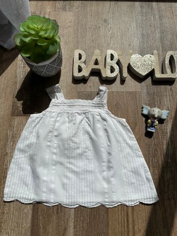 - Tee shirt Primark  - 9 mois - Très bon état 