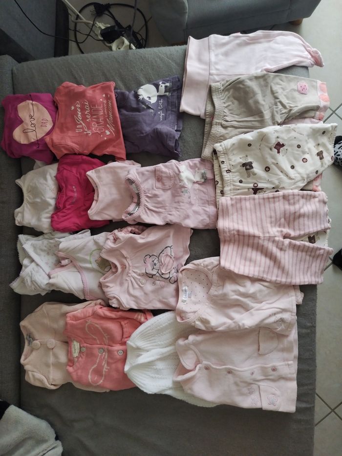 Lot vêtements de fille 1 mois - photo numéro 2