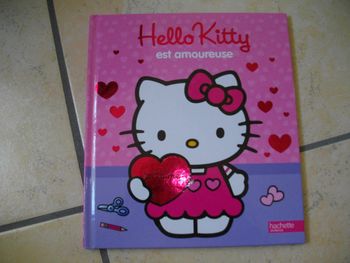 Livre neuf " Hello Kitty est amoureuse "