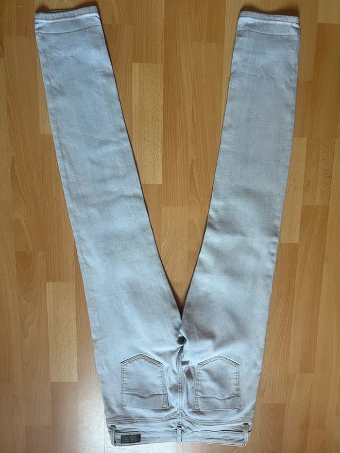 Jeans femme ZARA trafaluc taille 36 - photo numéro 2