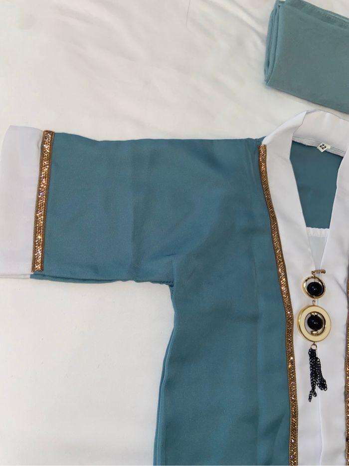 Abaya pour bébé de 1 an couleur vert blanc - photo numéro 4