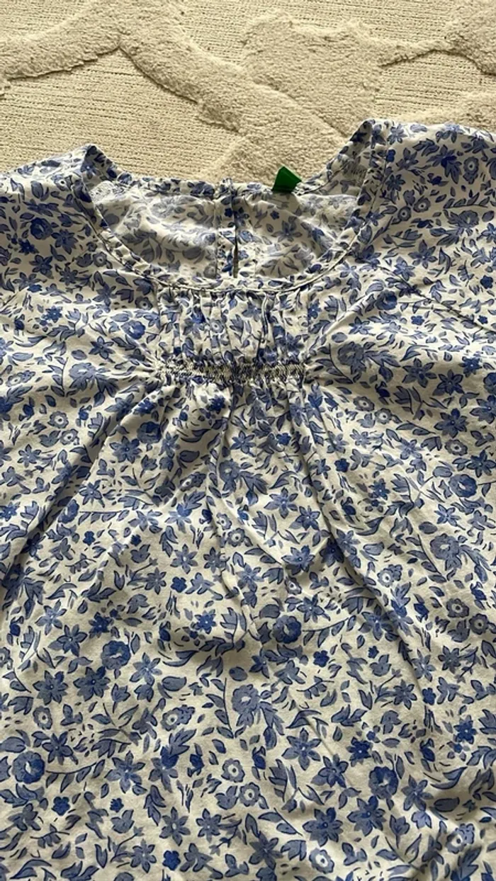 Haut fleuri Benetton – Taille 10-11 ans (150 cm) - photo numéro 2