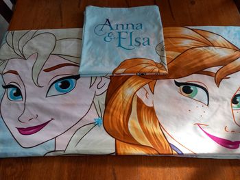 Housse de couette +taie d'oreiller "La reine des neiges "
