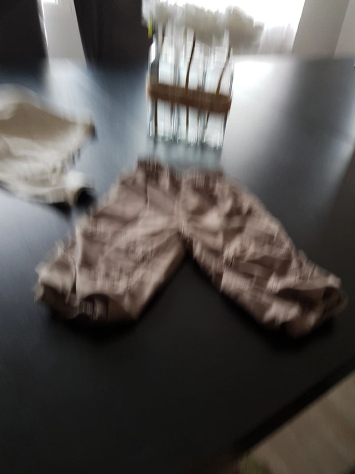 Pantalon et t-shirt - photo numéro 4