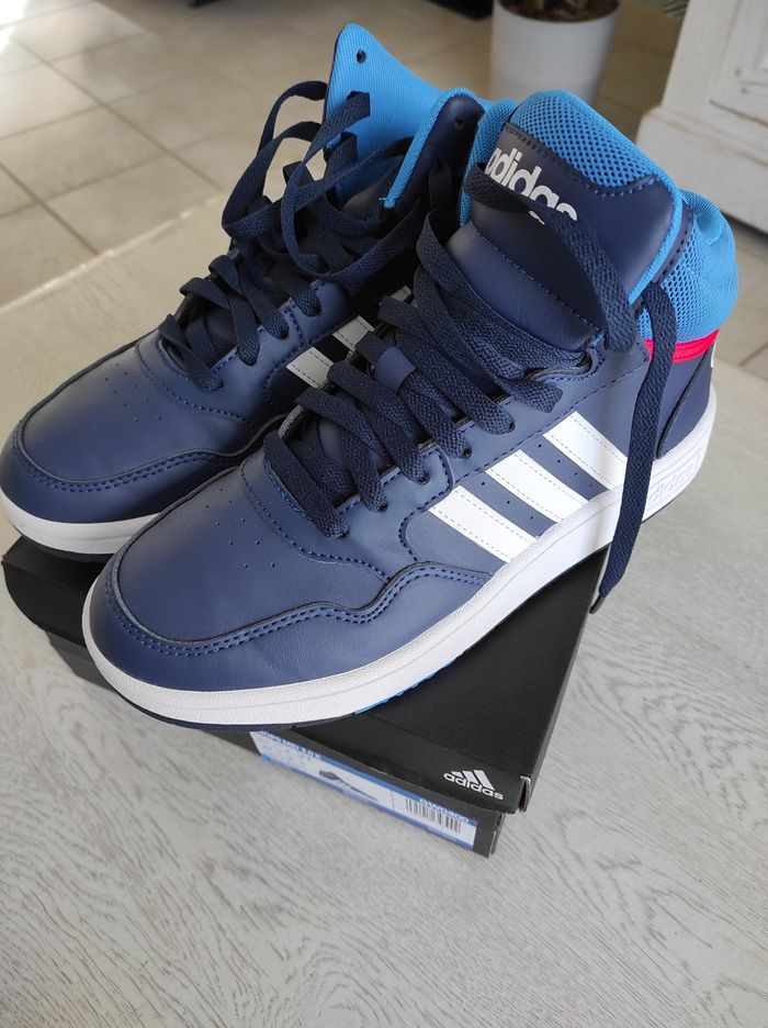 Baskets neuves 38 adidas