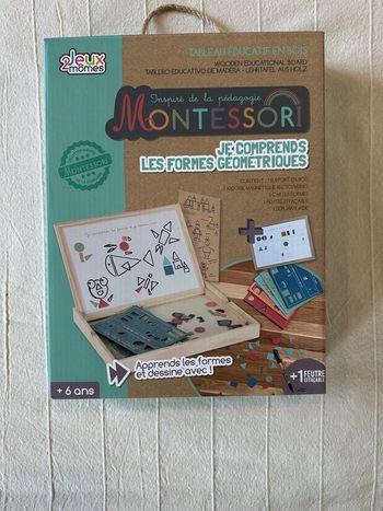 Jeu Montessori « Je comprends les formes géométriques »