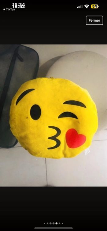 Peluche emoji bisous