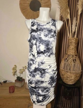 Robe tie and Die neuve