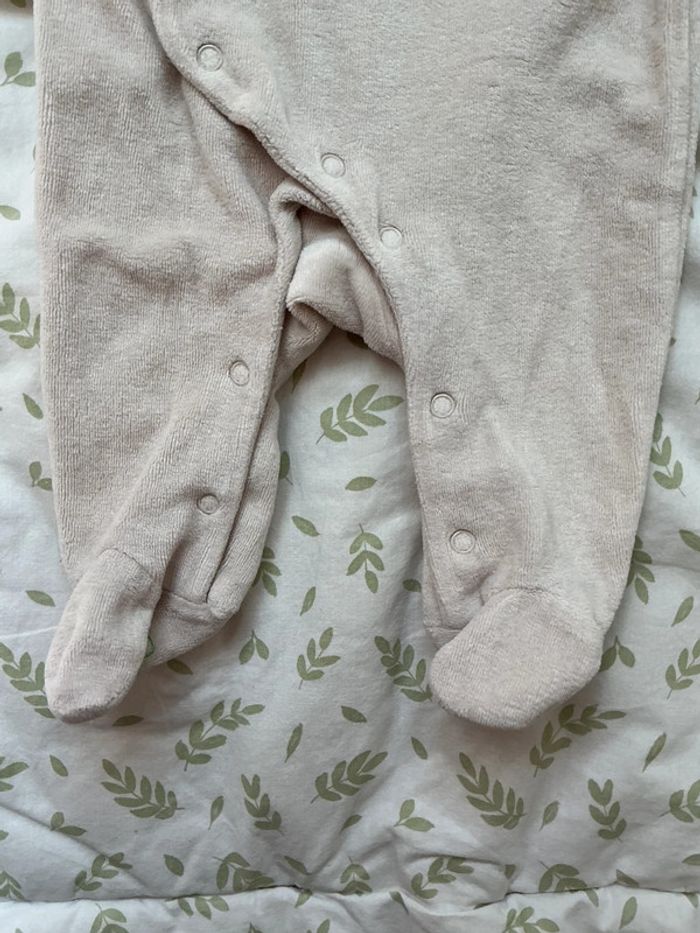 pyjama grenouillère en velours beige et rouge ouverture devant 1 mois chatounets - photo numéro 4