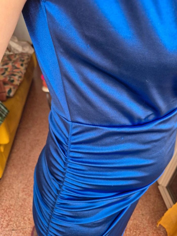 Robe uni bleu satin - photo numéro 6