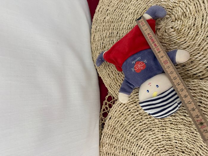 Doudou poupée fille bleu marin jupe rouge poisson COROLLE - photo numéro 3