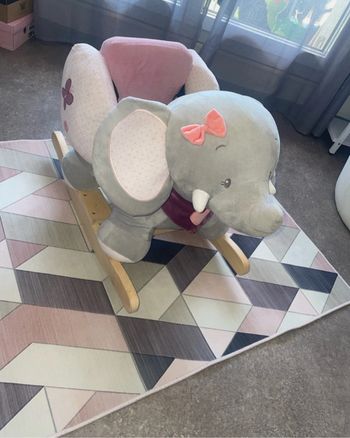 Éléphant à Bascule