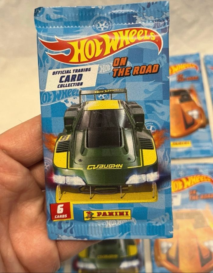 10 boosters cartes à collectionner Hotwheels on the Road - photo numéro 3