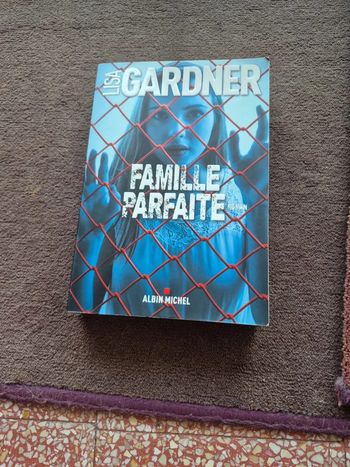 Livre famille parfaite par Lisa gardner