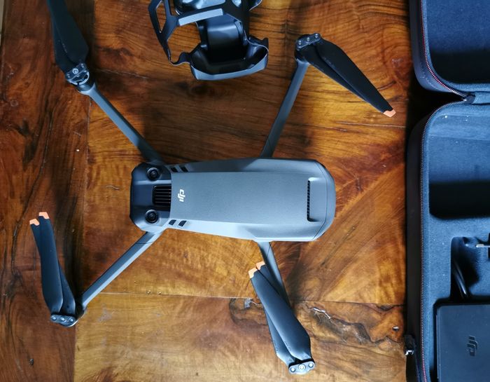 DJI mavic 3 classic C1 , avec radiocommande RC PRO - photo numéro 3