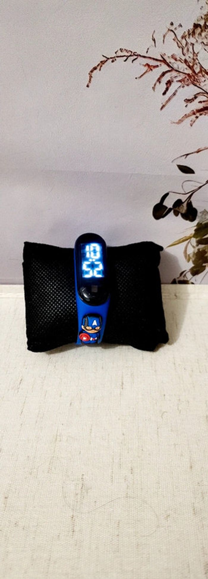 Montre digitale enfant LED - Style Captain America