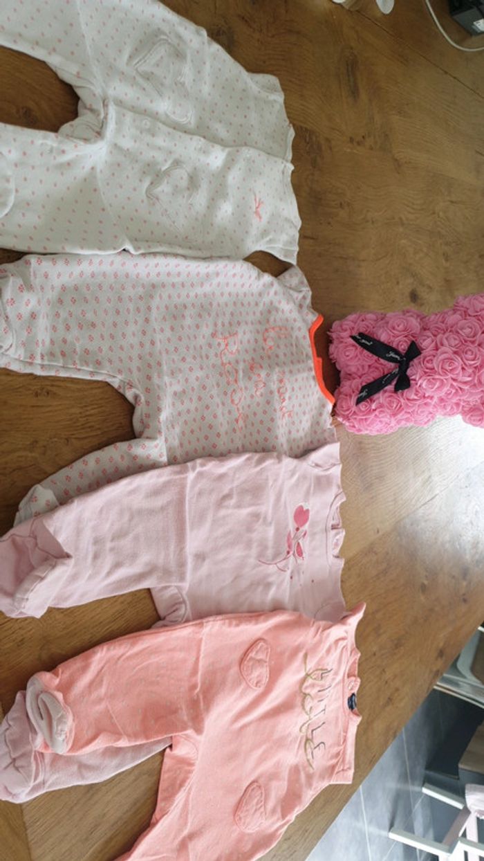Lot de 4 pyjamas 9m - photo numéro 2