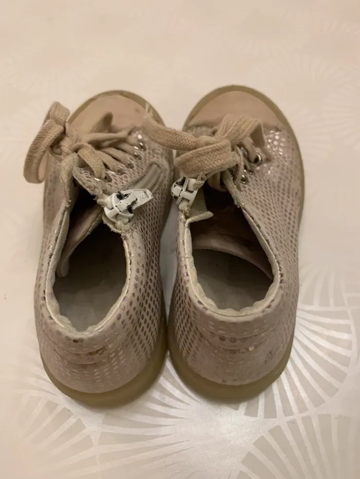 Chaussures filles 26 - photo numéro 2
