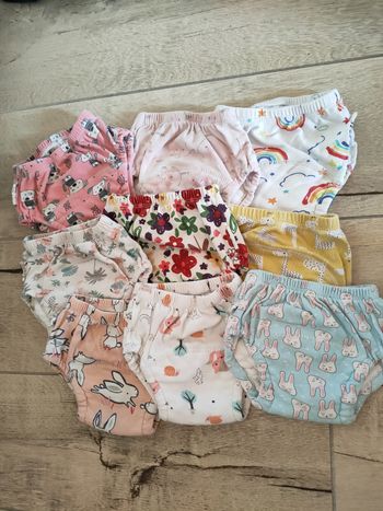 Lot. Culottes d'apprentissage