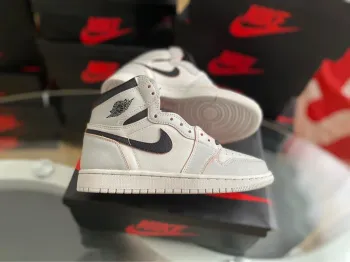 Jordan 1 high retro OG Defiant NYC to Paris