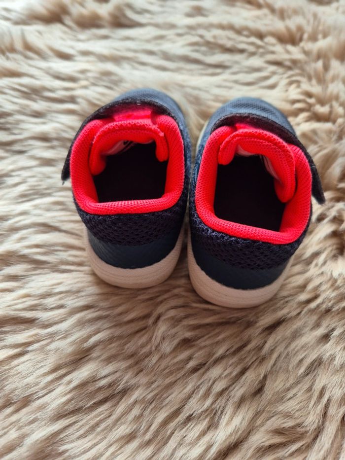 Baskets marine rose fluo nike taille 19,5 - photo numéro 4