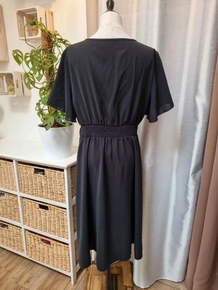 Robe noire SHEIN taille 38/40 - photo numéro 3