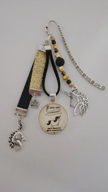 Cadeau humour licorne , bijoux de sac ou marque page " licornasse 50% licorne, 50% connasse "