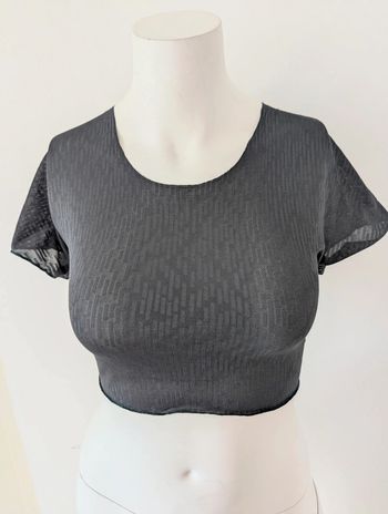 Top court taille L 40 neuf gris