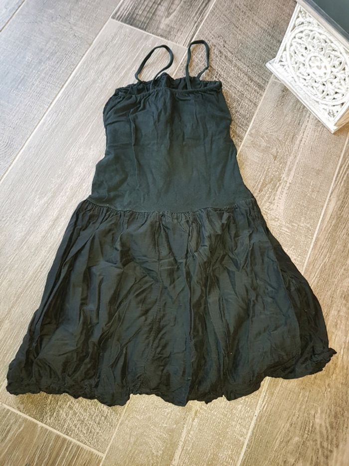 Petite robe noire - photo numéro 2