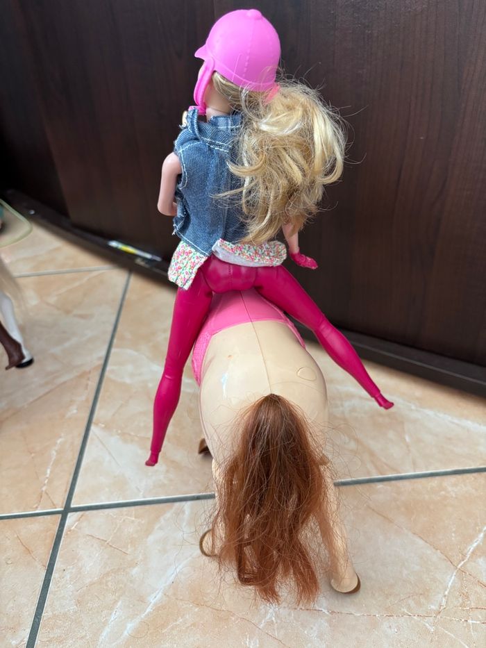 Barbie et son cheval - photo numéro 3