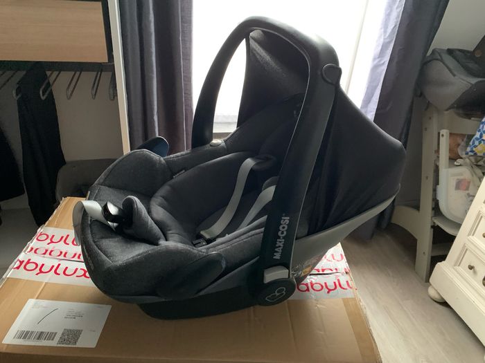 poussette Zelia et coque pebble + isize avec base isofix et accesoires - photo numéro 8