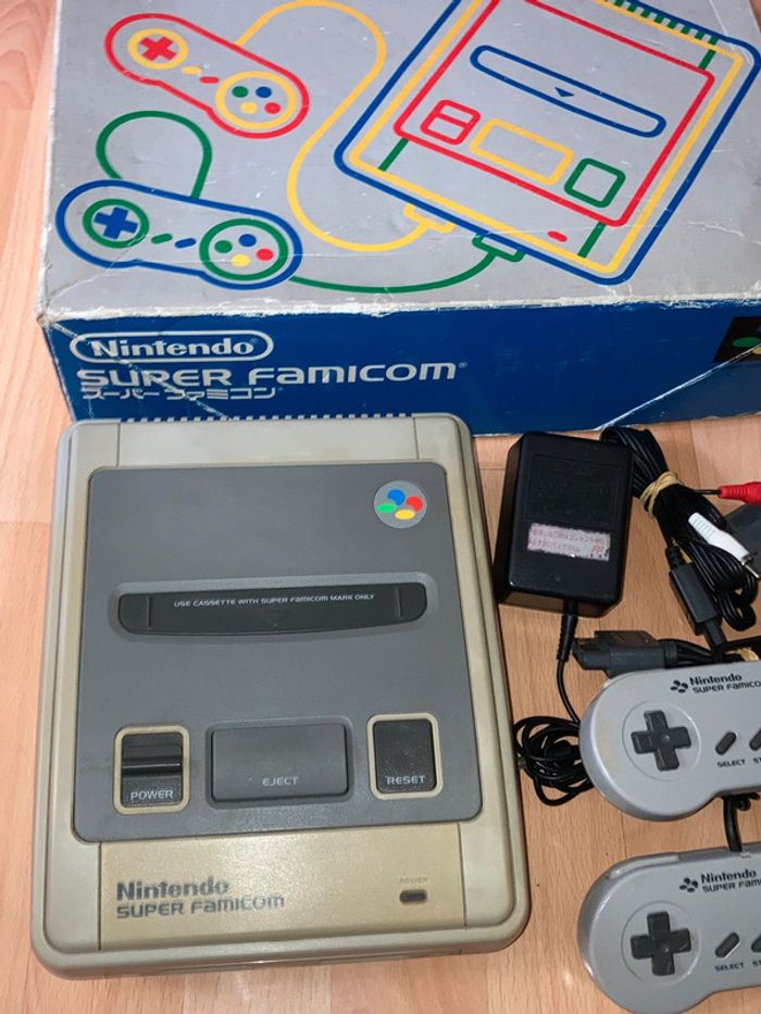 Console Super Famicom Complete en boîte JAP - photo numéro 2