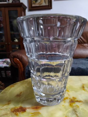 Vase en cristal de verre signé Daum Nancy France