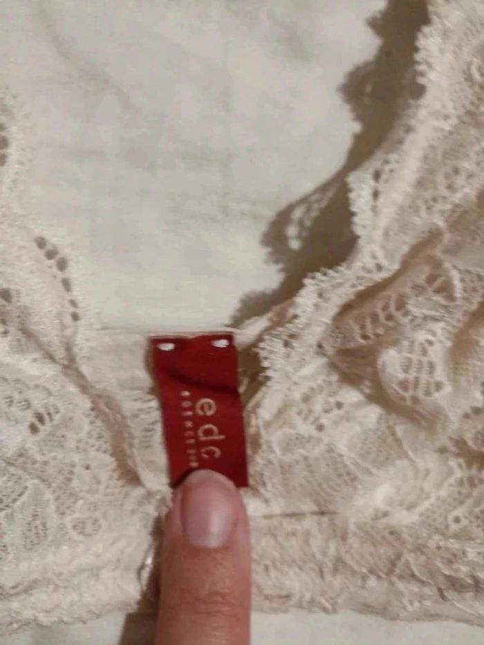 Brassière dentelle taille M - photo numéro 2