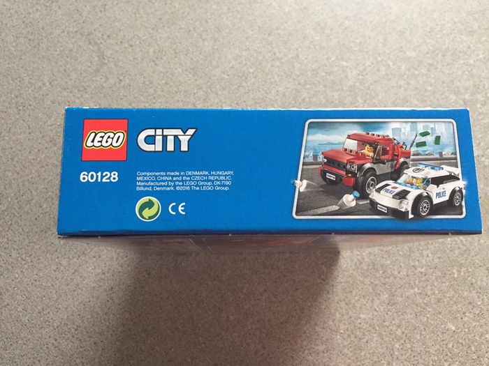 Boîte lego City Neuve 60128 - photo numéro 6