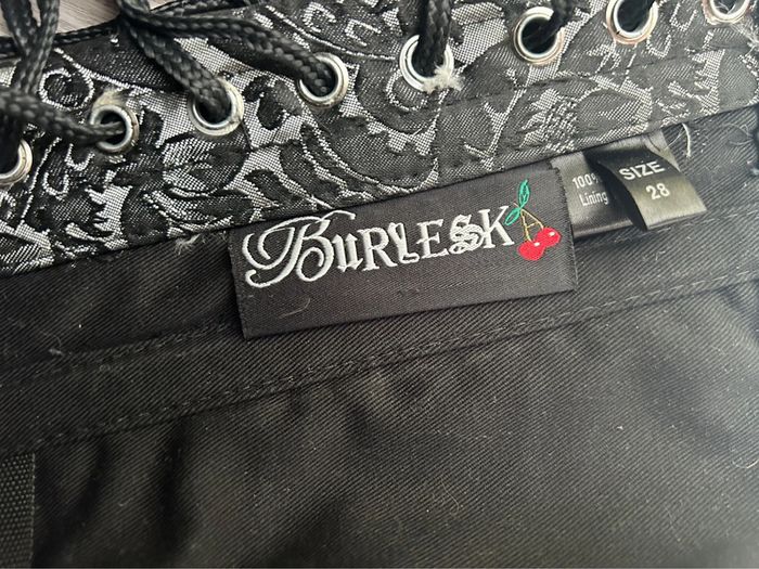 Corset gris noir - photo numéro 4