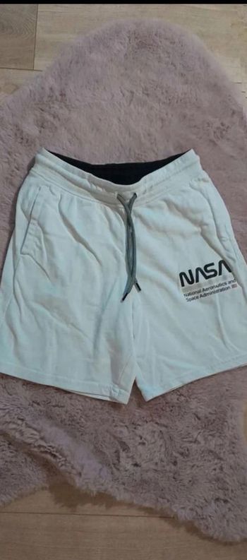 Short  blanc Nasa  neuf  12 ans  avec  poches