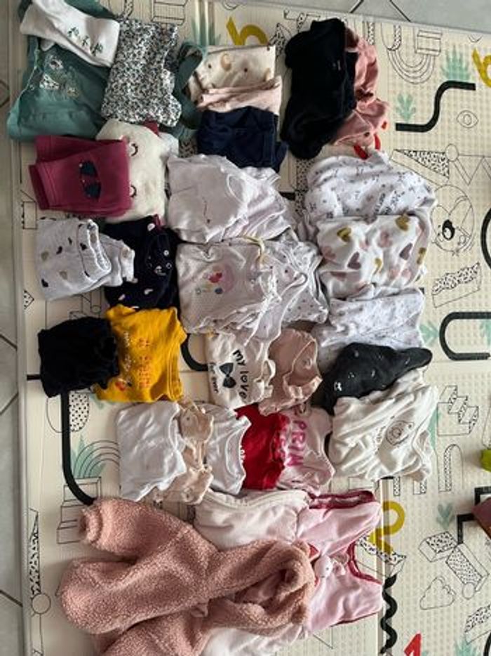 Lot vêtements bébé fille