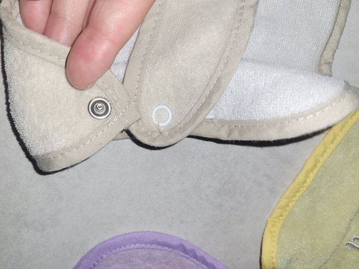 Lot de bavoirs - photo numéro 7