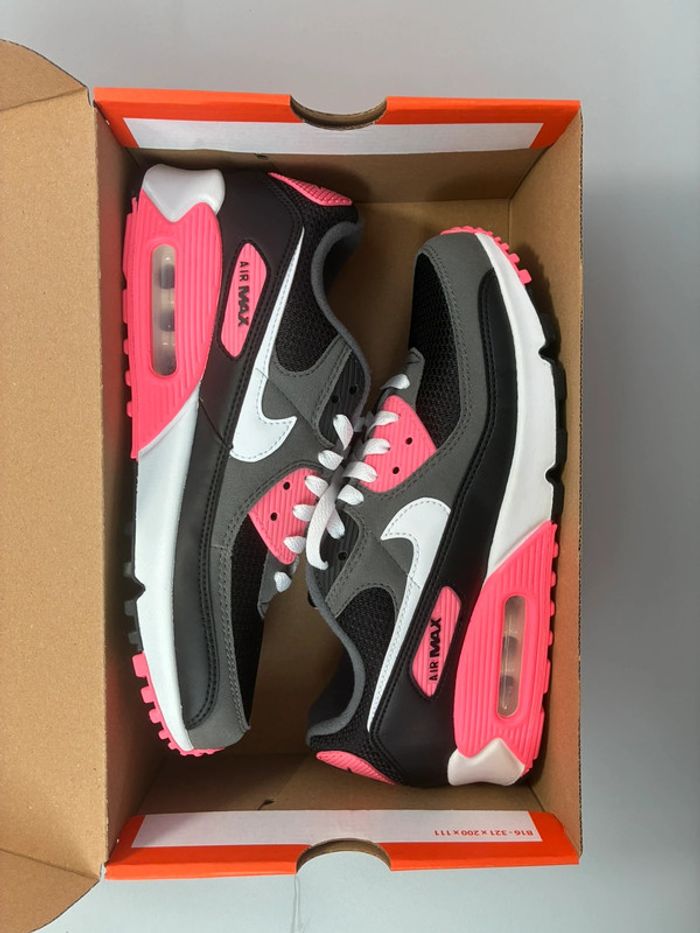 Baskets Nike air Max 90 rose noir Sunset pointure 42 - photo numéro 2