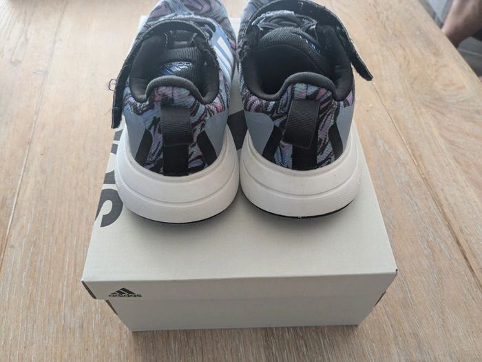 Basket adidas fille 32 - photo numéro 3